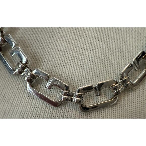 Vintage 1980s Givenchy Logo G-Links Necklace - Picture 3 of 7